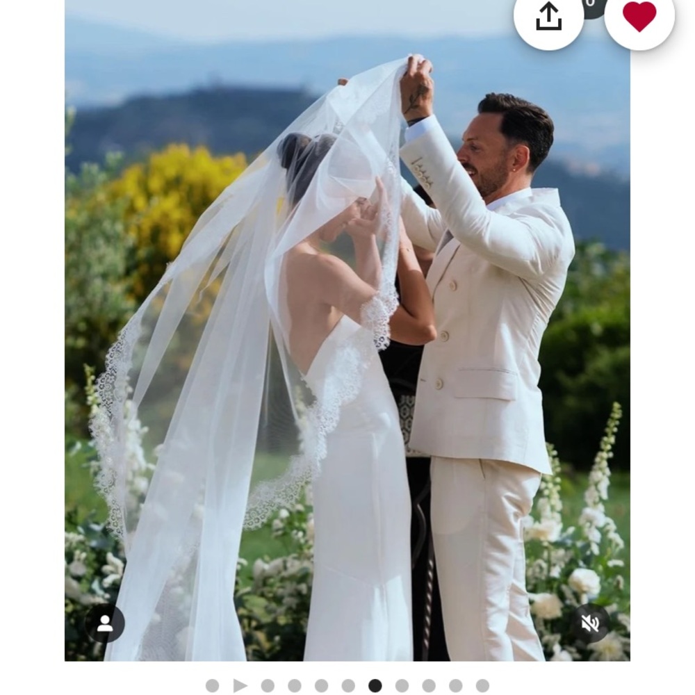 Mantilla Lace trim Veil with blusher